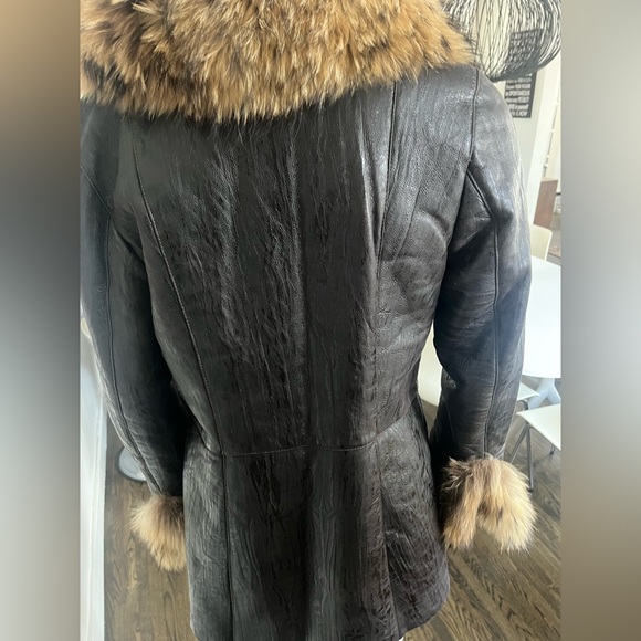 Luxurious Fur Trimmed Dark Brown Leather Coat - Picture 4 of 12